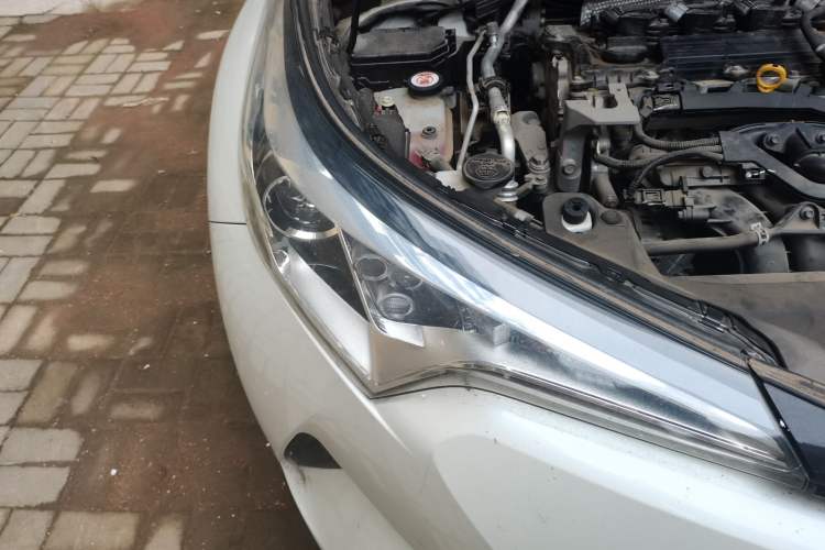 Used Toyota IZOA 2018 2.0L Yidong Version China V Standard Right Front Headlight