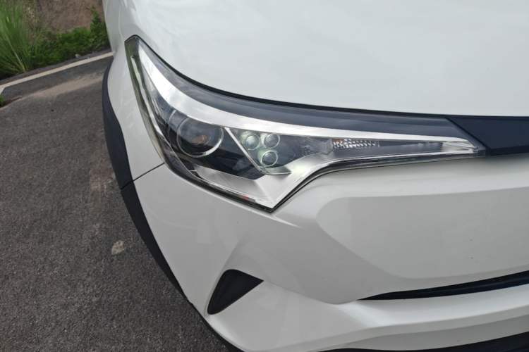 Used Toyota IZOA 2018 2.0L Yichi Edition China V Standard Right Front Headlight