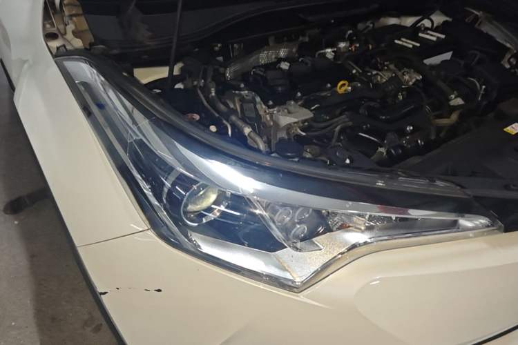 Used Toyota IZOA 2018 2.0L Yichi Version China VI Standard Right Front Headlight