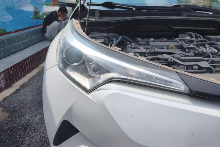 Used Toyota IZOA 2018 2.0L Yichi Version China VI Standard Right Front Headlight