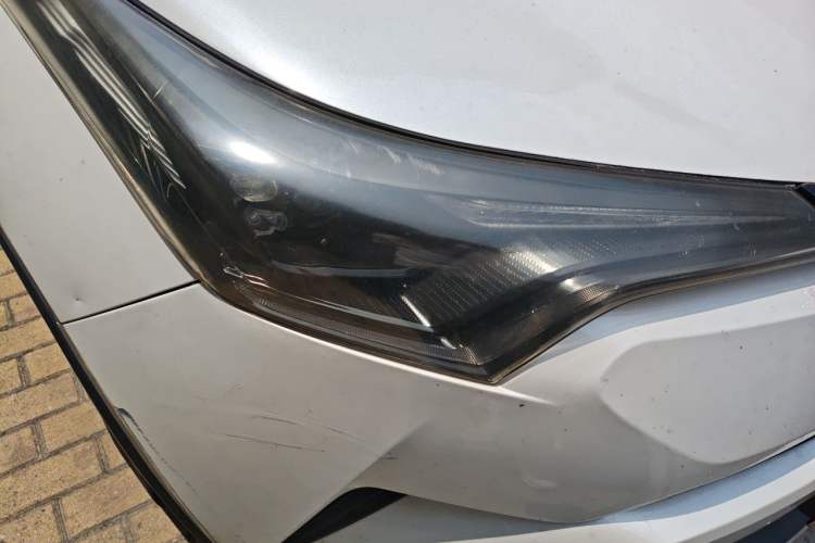Used Toyota IZOA 2018 2.0L Yichi Version China VI Standard Right Front Headlight