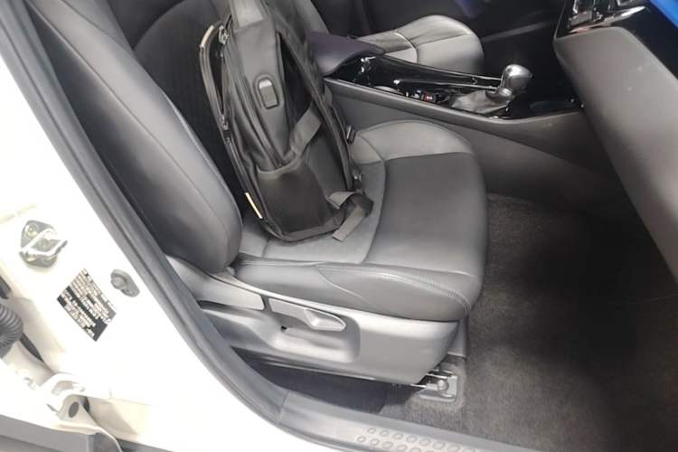 Used Toyota IZOA 2018 2.0L Yichi Version China VI Standard Right Front Seat