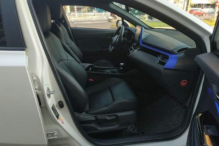 Used Toyota IZOA 2018 2.0L Yichi Edition China V Standard Right Front Seat
