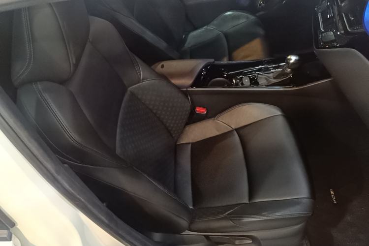 Used Toyota IZOA 2018 2.0L Yichi Version China VI Standard Right Front Seat