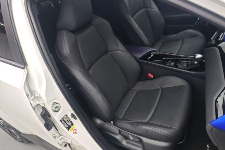 Used Toyota IZOA 2018 2.0L Yichi Edition China V Standard Right Front Seat