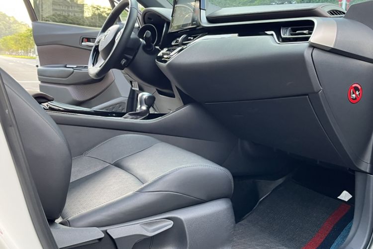 Used Toyota IZOA 2018 2.0L Yixuan Version China V Standard Right Front Seat