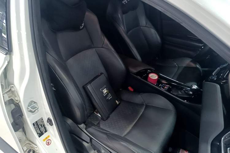 Used Toyota IZOA 2018 2.0L Yixuan Version China V Standard Right Front Seat
