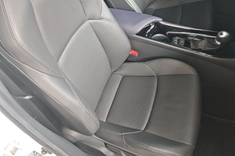 Used Toyota IZOA 2018 2.0L Yichi Edition China V Standard Right Front Seat