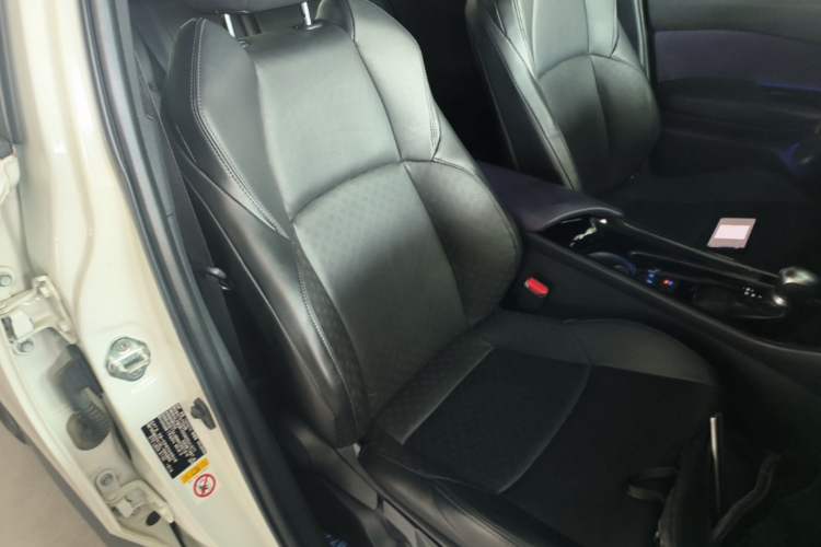 Used Toyota IZOA 2018 2.0L Yichi Edition China V Standard Right Front Seat