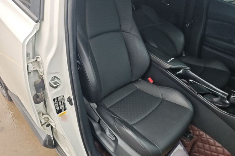Used Toyota IZOA 2018 2.0L Yichi Edition China V Standard Right Front Seat
