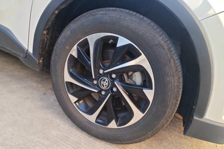 Used Toyota IZOA 2018 2.0L Yichi Version China VI Standard Right Front Wheel Hub