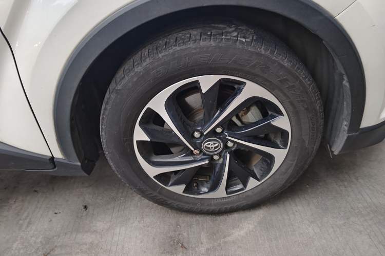 Used Toyota IZOA 2018 2.0L Yichi Version China VI Standard Right Front Wheel Hub