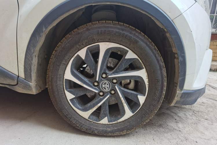 Used Toyota IZOA 2018 2.0L Yichi Version China VI Standard Right Front Wheel Hub