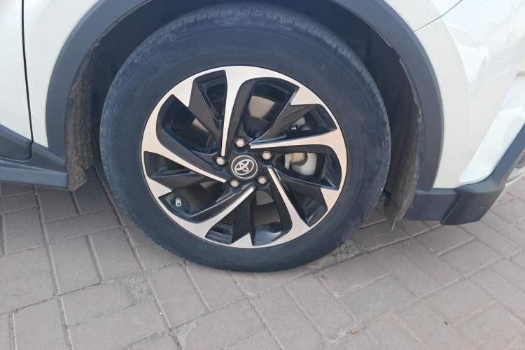 Used Toyota IZOA 2018 2.0L Yichi Version China VI Standard Right Front Wheel Hub