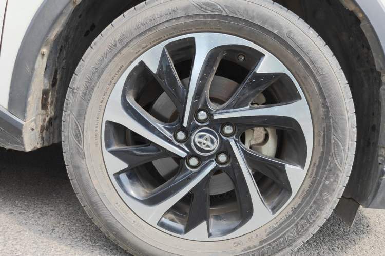 Used Toyota IZOA 2018 2.0L Yichi Version China VI Standard Right Front Wheel Hub
