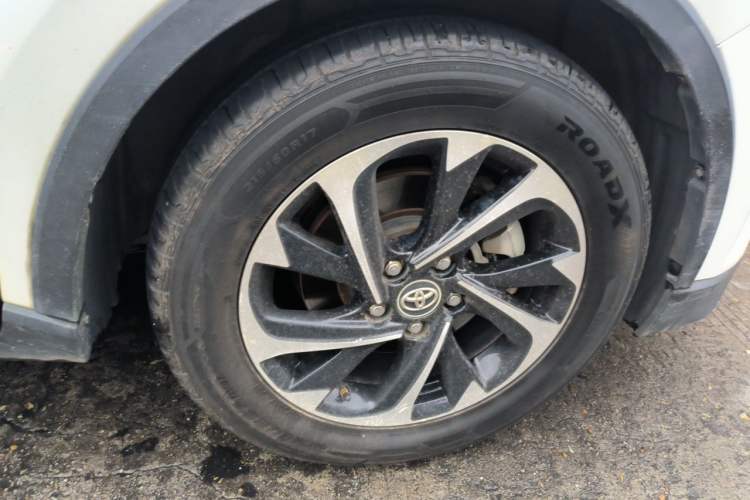 Used Toyota IZOA 2018 2.0L Yichi Version China VI Standard Right Front Wheel Hub