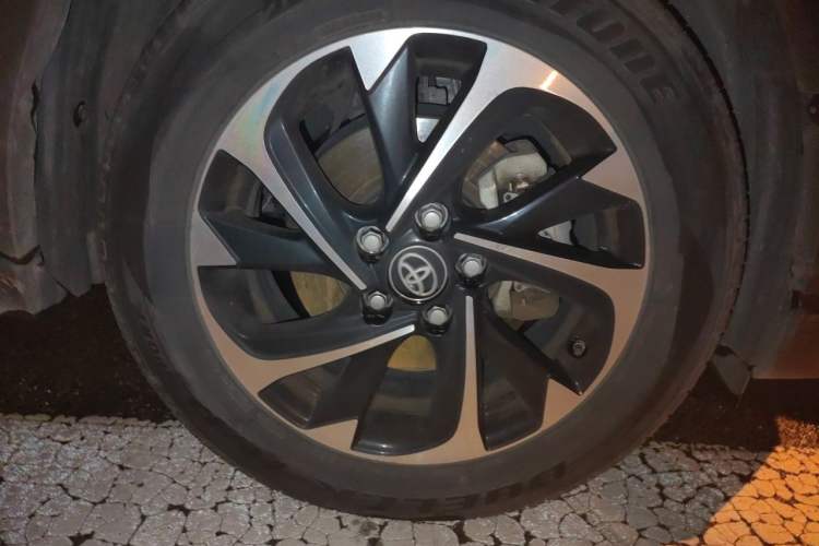 Used Toyota IZOA 2018 2.0L Yichi Version China VI Standard Right Front Wheel Hub