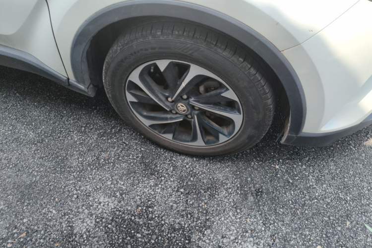 Used Toyota IZOA 2018 2.0L Yichi Version China VI Standard Right Front Wheel Hub