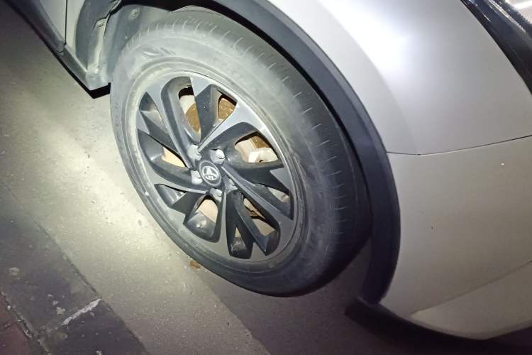 Used Toyota IZOA 2018 2.0L Yichi Version China VI Standard Right Front Wheel Hub