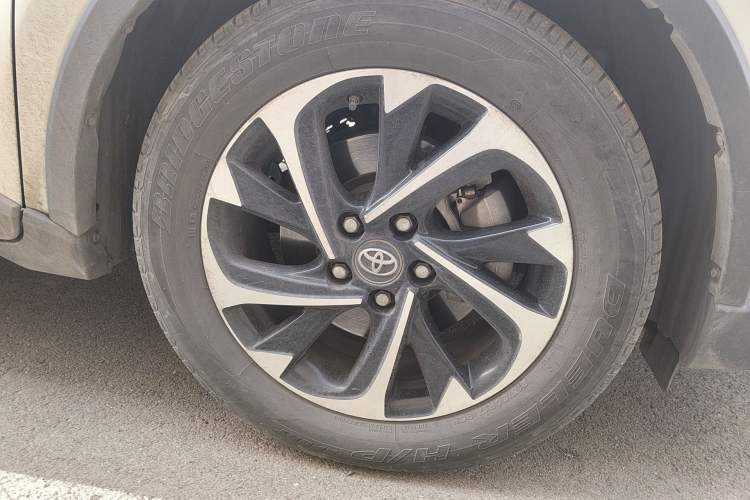 Used Toyota IZOA 2018 2.0L Yichi Version China VI Standard Right Front Wheel Hub