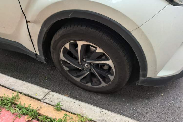 Used Toyota IZOA 2018 2.0L Yichi Version China VI Standard Right Front Wheel Hub