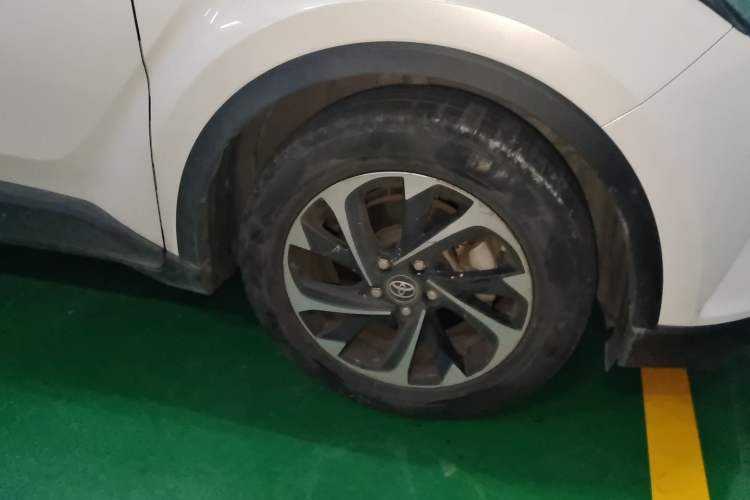 Used Toyota IZOA 2018 2.0L Yixuan Version China VI Standard Right Front Wheel Hub
