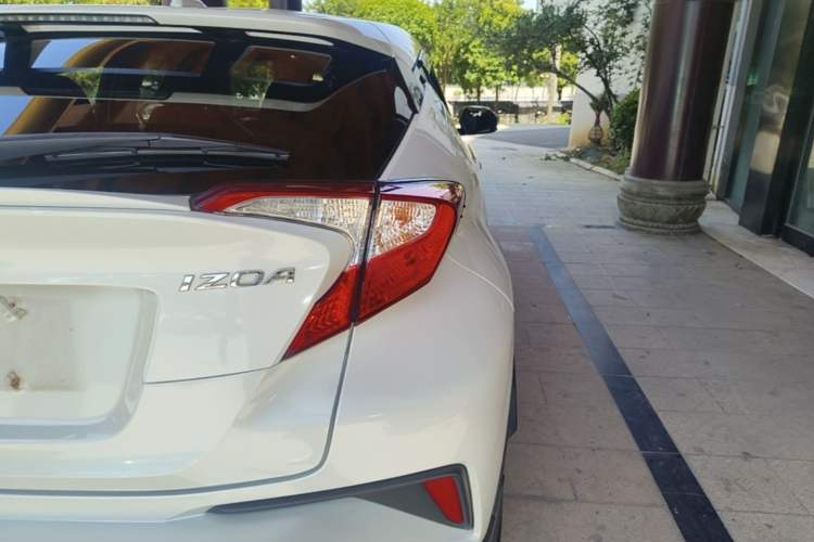 Used Toyota IZOA 2018 2.0L Yichi Version China VI Standard Right Rear Taillight