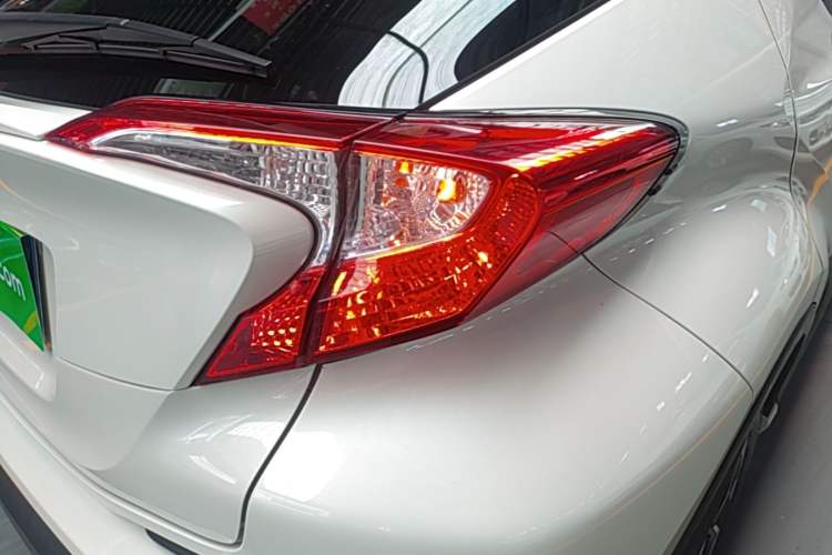 Used Toyota IZOA 2018 2.0L Yichi Edition China V Standard Right Rear Taillight