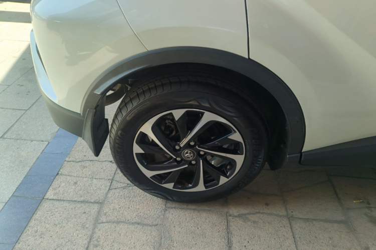 Used Toyota IZOA 2018 2.0L Yichi Version China VI Standard Right Rear Wheel Hub