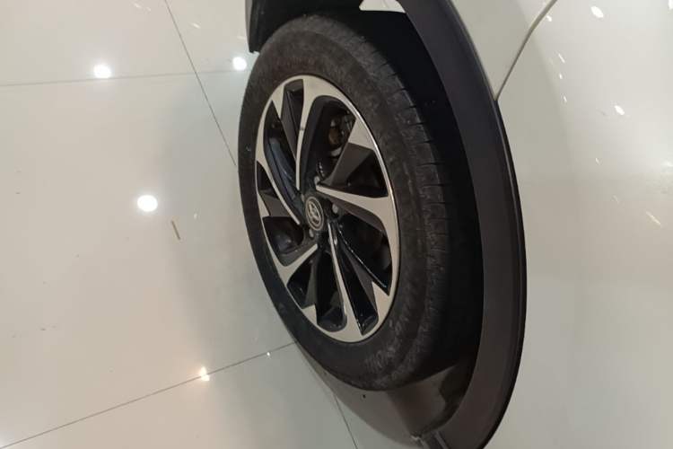 Used Toyota IZOA 2018 2.0L Yichi Version China VI Standard Right Rear Wheel Hub