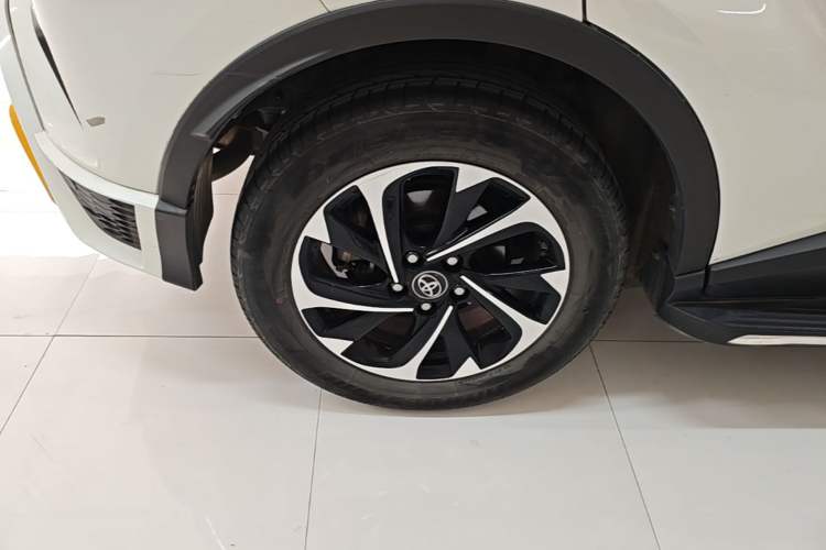 Used Toyota IZOA 2018 2.0L Yichi Version China VI Standard Right Rear Wheel Hub