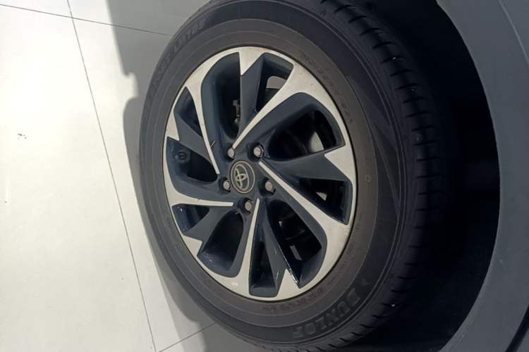 Used Toyota IZOA 2018 2.0L Yixuan Version China V Standard Right Rear Wheel Hub