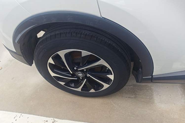 Used Toyota IZOA 2018 2.0L Yichi Version China VI Standard Right Rear Wheel Hub