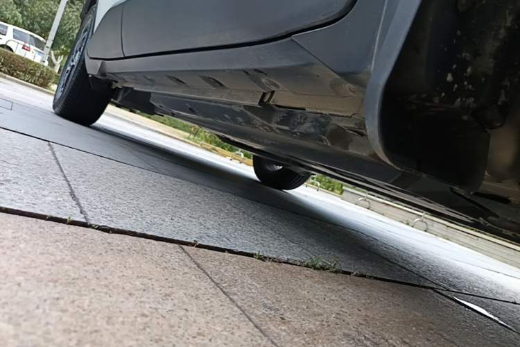 Used Toyota IZOA 2018 2.0L Yichi Edition China V Standard Right Side Sill
