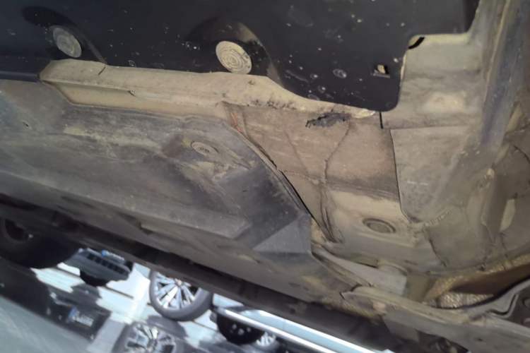 Used Toyota IZOA 2018 2.0L Yichi Edition China V Standard Right Side Sill
