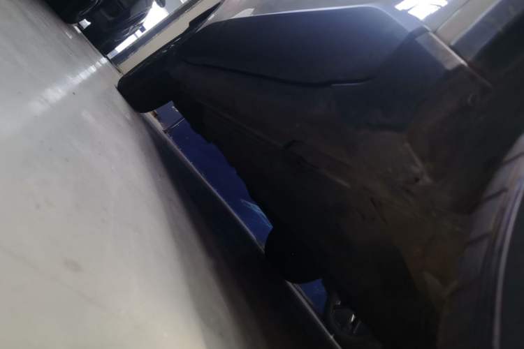 Used Toyota IZOA 2018 2.0L Yichi Version China VI Standard Right Side Sill