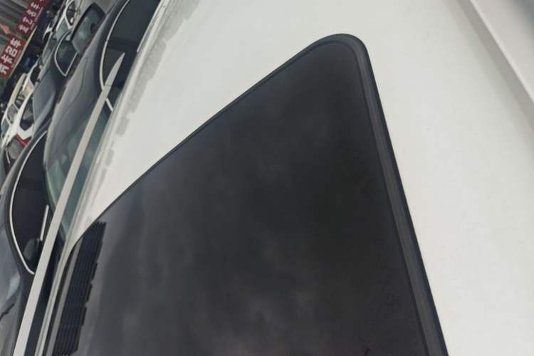 Used Toyota IZOA 2018 2.0L Yichi Version China VI Standard Roof