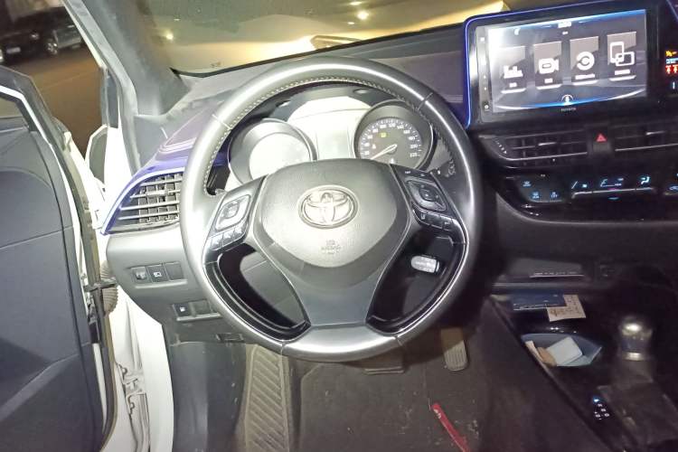 Used Toyota IZOA 2018 2.0L Yichi Version China VI Standard Steering Wheel