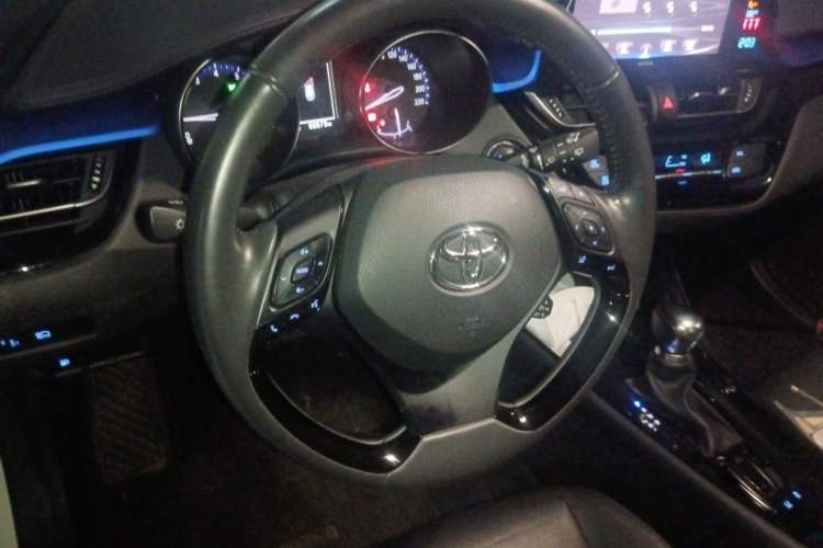 Used Toyota IZOA 2018 2.0L Yichi Version China VI Standard Steering Wheel