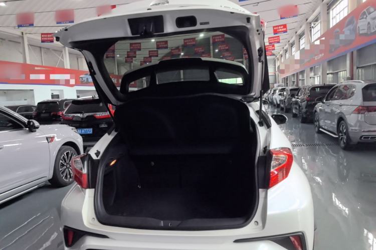 Used Toyota IZOA 2018 2.0L Yichi Edition China V Standard Trunk