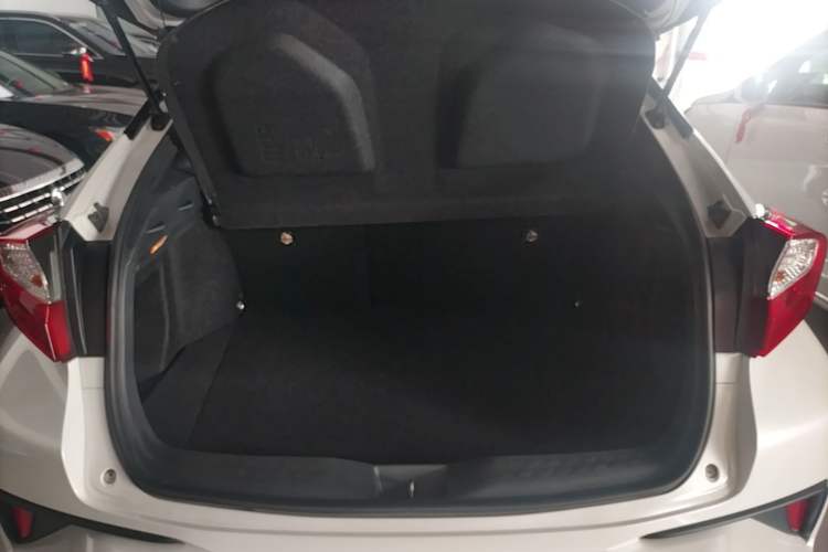 Used Toyota IZOA 2018 2.0L Yichi Edition China V Standard Trunk