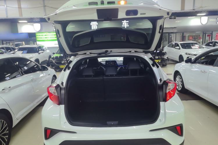 Used Toyota IZOA 2018 2.0L Yichi Edition China V Standard Trunk