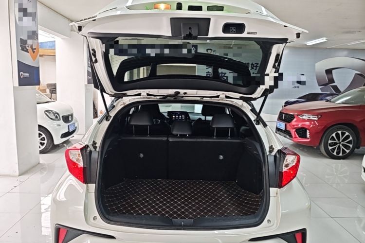 Used Toyota IZOA 2018 2.0L Yichi Version China VI Standard Trunk
