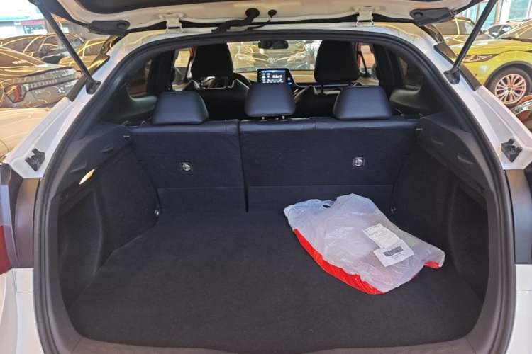 Used Toyota IZOA 2018 2.0L Yichi Edition China V Standard Trunk