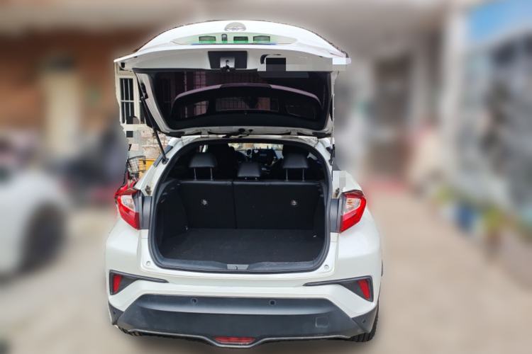 Used Toyota IZOA 2018 2.0L Yichi Version China VI Standard Trunk