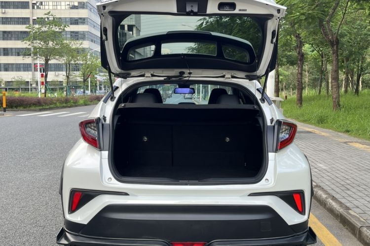 Used Toyota IZOA 2018 2.0L Yixuan Version China V Standard Trunk