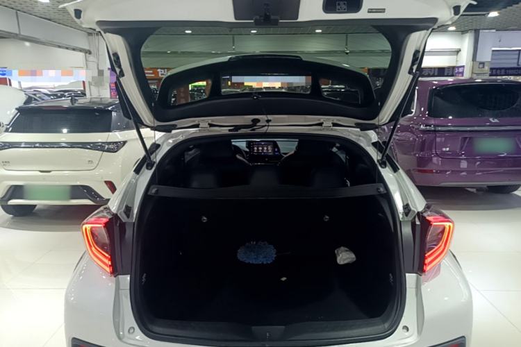 Used Toyota IZOA 2018 2.0L Yixuan Version China V Standard Trunk
