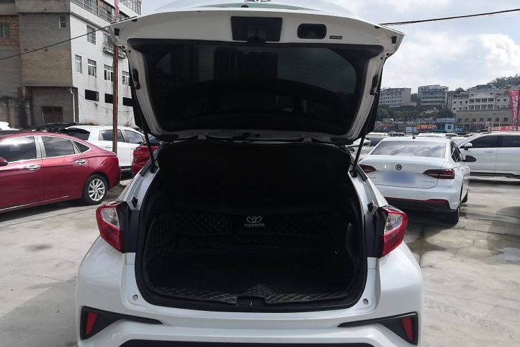 Used Toyota IZOA 2018 2.0L Yichi Edition China V Standard Trunk
