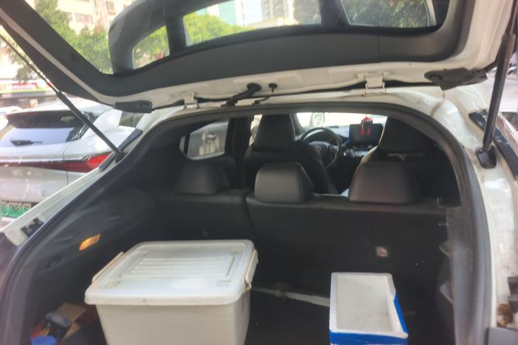 Used Toyota IZOA 2018 2.0L Yichi Version China VI Standard Trunk