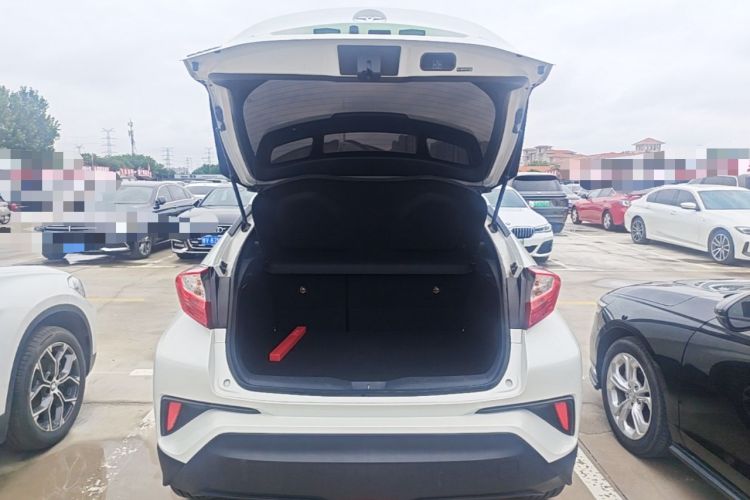 Used Toyota IZOA 2018 2.0L Yichi Version China VI Standard Trunk